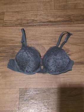 La SENZA Dark Lace Push-Up Bra with Pink Accent